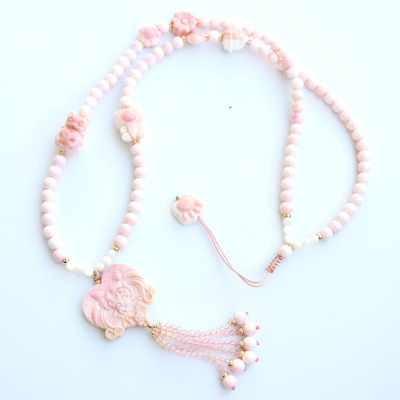 Jewelry - Sailor Moon Girl Pendant Necklace - Natural Queen Conch Shell Necklace